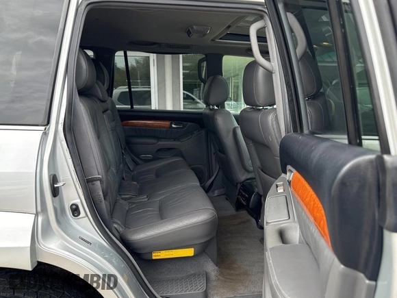 2006 Lexus GX with VIN JTJBT20X960097813, listed as a Copart auction lot 55996365 with 247,588 mi miles and Clean Title. Bid and sale history available at carsss.com. Image 6.