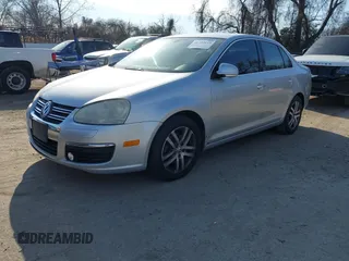 2005 Volkswagen Jetta 2.5L with VIN 3VWSF71K95M638944, listed as a IAAI auction lot 41733119 with 249,370 mi miles and . Bid and sale history available at DreamBid. Image 2.
