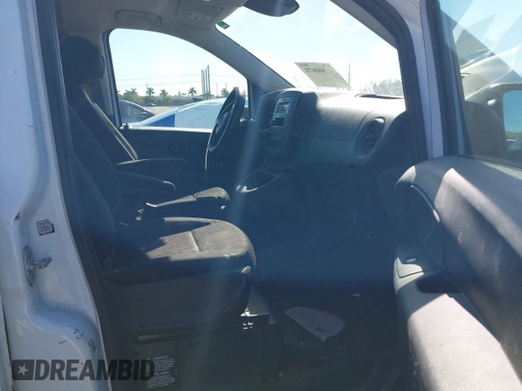 2017 Mercedes-Benz Metris Cargo z VIN WD3PG2EA3H3217098, wystawiony jako IAAI lot #41000078 z przebiegiem 114 579 mil mil oraz . Historia ofert i sprzedaży dostępna na DreamBid. Obrazek 5.