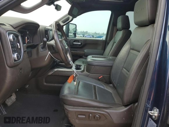 2022 GMC Sierra 2500HD Denali z VIN 1GT49REY4NF295392, wystawiony jako Copart lot #53458505 z przebiegiem 67 522 mil mil oraz Czysty tytuł • Clean title. Historia ofert i sprzedaży dostępna na DreamBid. Obrazek 7.
