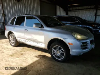 2009 Porsche Cayenne z VIN WP1AA29PX9LA02636, wystawiony jako Copart lot #50229185 z przebiegiem 133 885 mil mil oraz Szkoda całkowita • Salvage title. Historia ofert i sprzedaży dostępna na DreamBid. Obrazek 4.