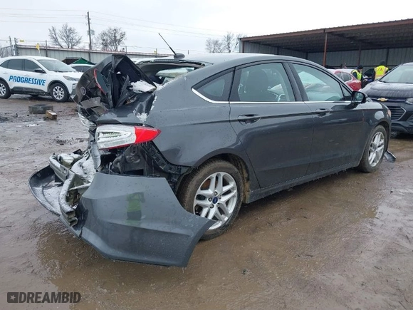 2016 Ford Fusion SE with VIN 3FA6P0H7XGR331935, listed as a IAAI auction lot 41548288 with 122,107 mi miles. Bid and sale history available at carsss.com. Image 4.