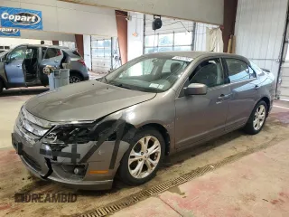 2012 Ford Fusion SE z VIN 3FAHP0HA8CR221545, wystawiony jako Copart lot #56931795 z przebiegiem 115 928 mil mil oraz Szkody całkowita. Historia ofert i sprzedaży dostępna na DreamBid. Obrazek 1.