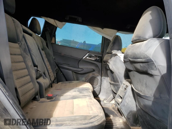 2023 Mitsubishi Outlander SE z VIN JA4J4UA83PZ011708, wystawiony jako Copart lot #49513265 z przebiegiem 36 156 mil mil oraz Szkoda całkowita • Salvage title. Historia ofert i sprzedaży dostępna na DreamBid. Obrazek 12.