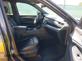 2024 Jeep Grand Cherokee Limited with VIN 1C4RJKBG5R8603504, listed as a IAAI auction lot 41993298 with 33,670 mi miles and . Bid and sale history available at DreamBid. Image 5.
