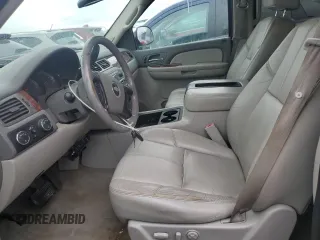 2008 Chevrolet Tahoe LTZ with VIN 1GNFK130X8J181353, listed as a Copart auction lot 53565155 with 254,735 mi miles and Clean title. Bid and sale history available at DreamBid. Image 7.