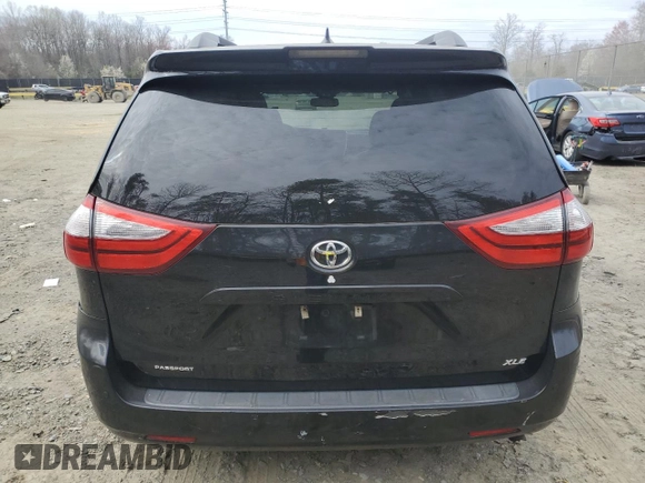 2018 Toyota Sienna XLE Auto Access Seat with VIN 5TDYZ3DC3JS934053, listed as a Copart auction lot 49900085 with 153,121 mi miles and Salvage title. Bid and sale history available at DreamBid. Image 6.