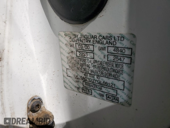 2000 Jaguar S-Type V8 with VIN SAJDA01D3YGL66121, listed as a Copart auction lot 54253095 with Not Provided miles and Clean Title. Bid and sale history available at DreamBid. Image 12.
