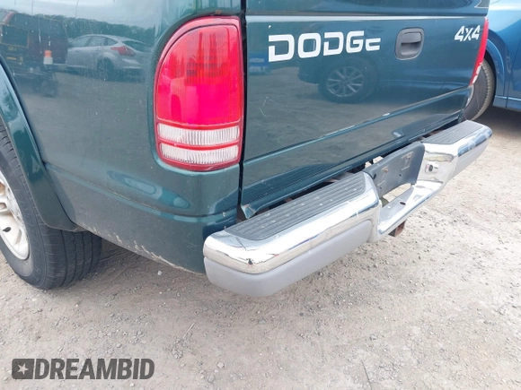 2000 Dodge Dakota Sport z VIN 1B7GG2AN4YS760836, wystawiony jako IAAI lot #42472312 z przebiegiem 230 401 mil mil oraz . Historia ofert i sprzedaży dostępna na DreamBid. Obrazek 6.