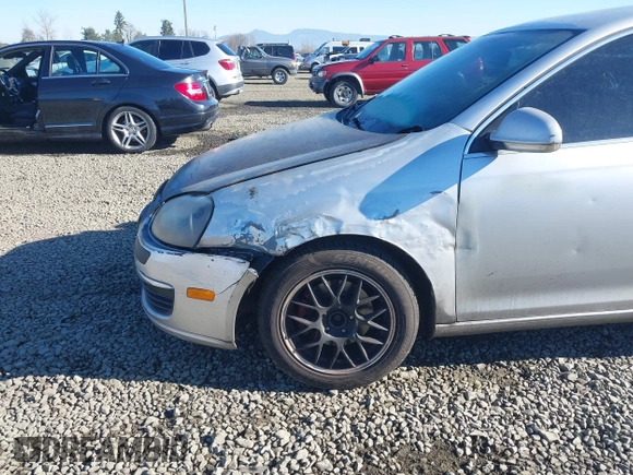 2006 Volkswagen Jetta 2.5L с VIN 3VWSF71KX6M625881, выставлен на аукционе IAAI как лот 41435542 с пробегом 232 897 миль миль и . История ставок и продаж доступна на DreamBid. Изображение 6.