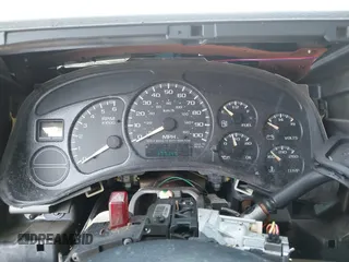 2002 Chevrolet Suburban LT z VIN 1GNFK16T92J208121, wystawiony jako IAAI lot #42163490 z przebiegiem 177 145 mil mil oraz . Historia ofert i sprzedaży dostępna na DreamBid. Obrazek 7.