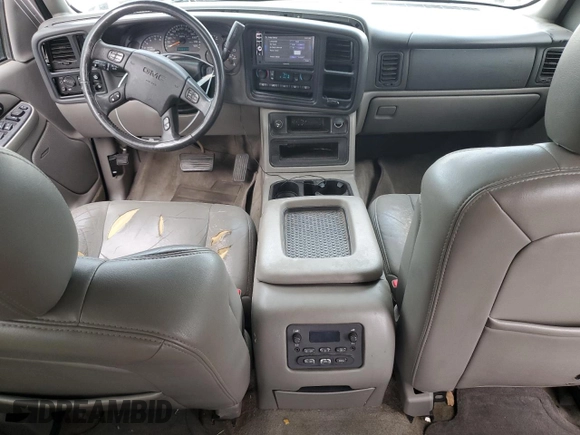 2004 GMC Yukon SLT with VIN 1GKEK13Z74J295635, listed as a Copart auction lot 70412114 with 262,062 mi miles and Salvage Title. Bid and sale history available at carsss.com. Image 8.