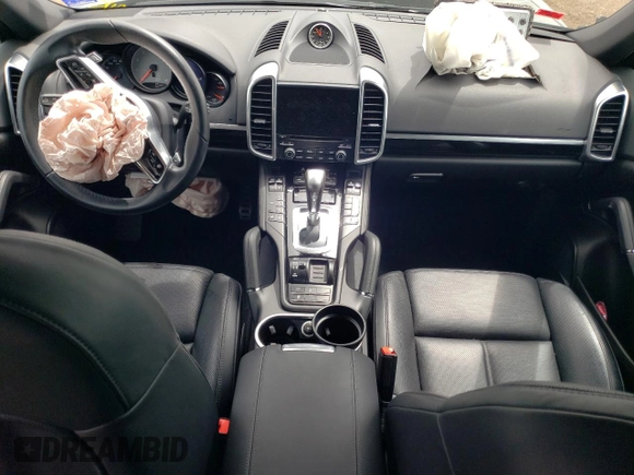 2018 Porsche Cayenne S z VIN WP1AB2A2XJLA60196, wystawiony jako Copart lot #65224404 z przebiegiem 17 806 mil mil oraz Szkoda całkowita • Salvage title. Historia ofert i sprzedaży dostępna na DreamBid. Obrazek 8.