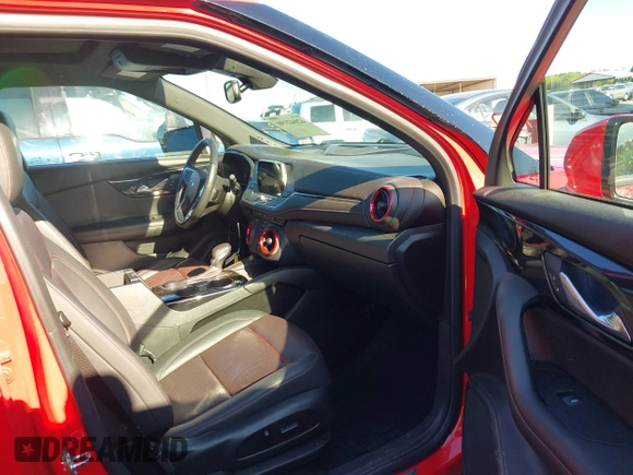 2021 Chevrolet Blazer RS z VIN 3GNKBKRSXMS532963, wystawiony jako IAAI lot #42042190 z przebiegiem 67 275 mil mil oraz . Historia ofert i sprzedaży dostępna na DreamBid. Obrazek 5.