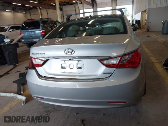 2012 Hyundai Sonata Limited z VIN 5NPEC4AC6CH361933, wystawiony jako IAAI lot #42004586 z przebiegiem 88 500 mil mil oraz . Historia ofert i sprzedaży dostępna na DreamBid. Obrazek 16.