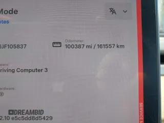 2018 Tesla Model 3 Long Range Battery z VIN 5YJ3E1EB6JF105837, wystawiony jako IAAI lot #41763460 z przebiegiem 100 387 mil mil oraz . Historia ofert i sprzedaży dostępna na DreamBid. Obrazek 15.
