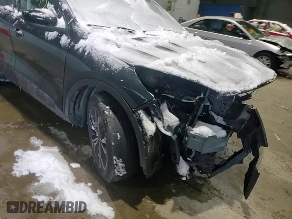 2022 Ford Escape SE z VIN 1FMCU9G68NUB61479, wystawiony jako Copart lot #44100645 z przebiegiem Nie podano mil oraz Szkoda całkowita • Salvage title. Historia ofert i sprzedaży dostępna na DreamBid. Obrazek 10.