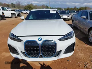 2023 BMW i4 eDrive40 z VIN WBY73AW08PFN72118, wystawiony jako IAAI lot #41849570 z przebiegiem 27 118 mil mil oraz . Historia ofert i sprzedaży dostępna na DreamBid. Obrazek 13.