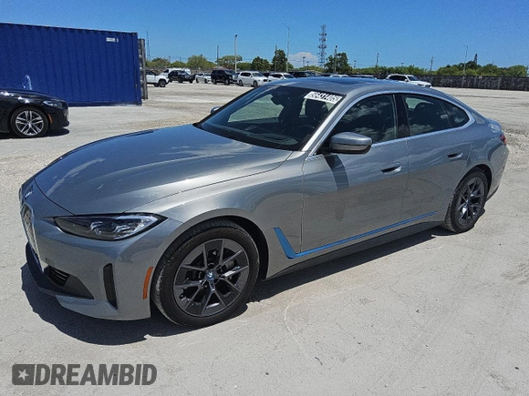 2024 BMW i4 eDrive40 z VIN WBY73AW02RFS99292, wystawiony jako Copart lot #56431405 z przebiegiem 17 030 mil mil oraz Tytuł czysty. Historia ofert i sprzedaży dostępna na DreamBid. Obrazek 1.