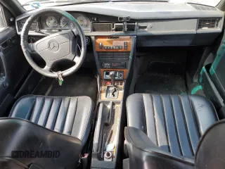 1993 Mercedes-Benz 190 z VIN WDBDA29D9PG074436, wystawiony jako Copart lot #47626005 z przebiegiem 185 226 mil mil oraz Tytuł czysty. Historia ofert i sprzedaży dostępna na DreamBid. Obrazek 8.