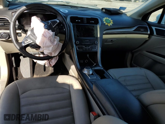 2019 Ford Fusion SEL with VIN 3FA6P0MU6KR235742, listed as a Copart auction lot 46044323 with 61,172 mi miles and . Bid and sale history available at DreamBid. Image 8.