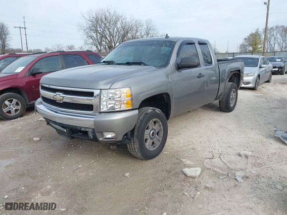 2008 Chevrolet Silverado 1500 LT w/1LT with VIN 2GCEK19J181250915, listed as a IAAI auction lot 41834813 with 252,696 mi miles. Bid and sale history available at carsss.com. Image 17.