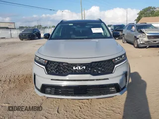 2023 Kia Sorento EX z VIN 5XYRH4LF9PG205862, wystawiony jako IAAI lot #42308924 z przebiegiem 19 433 mil mil oraz . Historia ofert i sprzedaży dostępna na DreamBid. Obrazek 12.