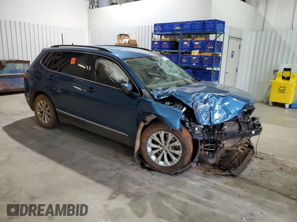 2018 Volkswagen Tiguan SEL with VIN 3VV3B7AX7JM055203, listed as a Copart auction lot 51358485 with 61,352 mi miles and Salvage Title. Bid and sale history available at DreamBid. Image 4.