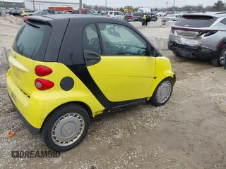 2008 Smart fortwo Pure z VIN WMEEJ31X58K163695, wystawiony jako IAAI lot #41967790 z przebiegiem 133 970 mil mil oraz . Historia ofert i sprzedaży dostępna na DreamBid. Obrazek 4.