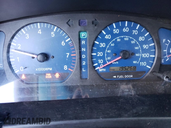 2002 Toyota Sienna LE with VIN 4T3ZF13CX2U457768, listed as a Copart auction lot 84763284 with 195,268 mi miles and Salvage Title. Bid and sale history available at DreamBid. Image 9.