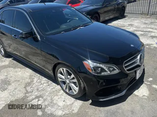 2015 Mercedes-Benz E 350 Sport z VIN WDDHF5KB1FB124388, wystawiony jako Copart lot #57884965 z przebiegiem 140 809 mil mil oraz Czysty tytuł • Clean title. Historia ofert i sprzedaży dostępna na DreamBid. Obrazek 1.