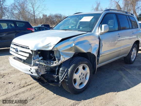 2006 Toyota Highlander w/3rd Row with VIN JTEEP21A560147097, listed as a IAAI auction lot 41602331 with 138,949 mi miles. Bid and sale history available at carsss.com. Image 6.