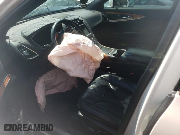2016 Lincoln MKX Reserve z VIN 2LMTJ6LR6GBL24148, wystawiony jako Copart lot #62275944 z przebiegiem Nie podano mil oraz Szkoda całkowita • Salvage title. Historia ofert i sprzedaży dostępna na DreamBid. Obrazek 7.