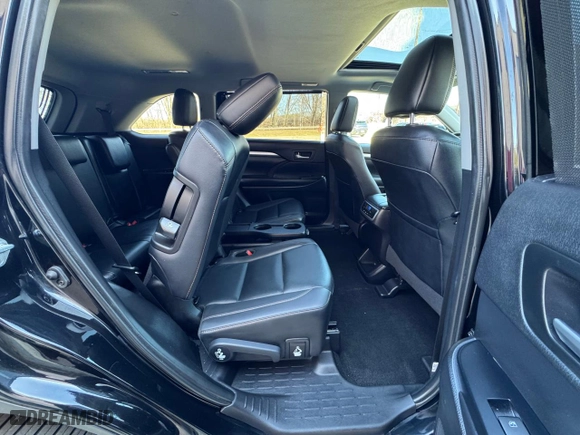2018 Toyota Highlander SE with VIN 5TDJZRFH1JS852352, listed as a Copart auction lot 54444065 with 174,793 mi miles and Clean Title. Bid and sale history available at carsss.com. Image 6.
