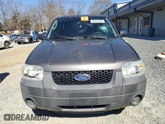 2005 Ford Escape XLS Value с VIN 1FMYU92Z75KB68457, выставлен на аукционе Copart как лот 46427005 с пробегом 144 278 миль миль и Списание • Salvage title. История ставок и продаж доступна на DreamBid. Изображение 5.