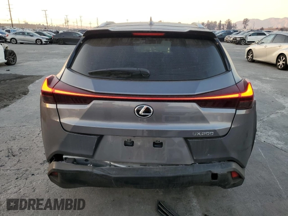 2020 Lexus UX 200 z VIN JTHP3JBH6L2026804, wystawiony jako Copart lot #88067895 z przebiegiem 78 432 mil mil oraz Szkoda całkowita • Salvage title. Historia ofert i sprzedaży dostępna na DreamBid. Obrazek 6.