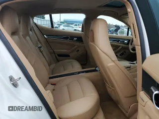 2012 Porsche Panamera z VIN WP0AA2A78CL011534, wystawiony jako Copart lot #82832404 z przebiegiem 136 808 mil mil oraz Szkoda całkowita • Salvage title. Historia ofert i sprzedaży dostępna na DreamBid. Obrazek 10.