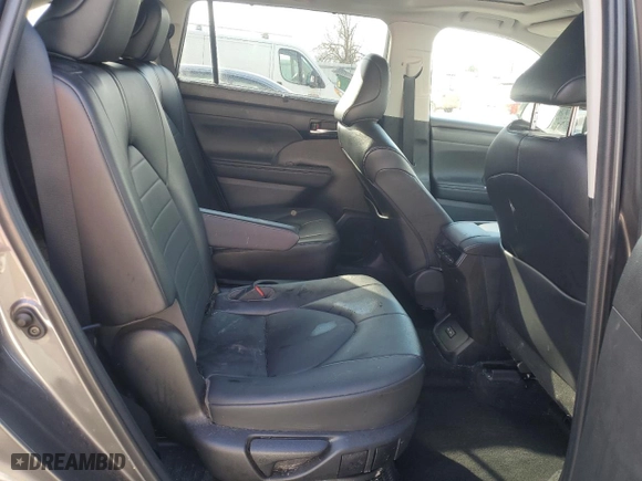 2022 Toyota Highlander Hybrid XLE with VIN 5TDGBRCH0NS555520, listed as a Copart auction lot 46506565 with 40,900 mi miles and Salvage Title. Bid and sale history available at carsss.com. Image 11.