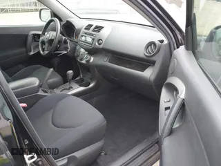 2012 Toyota RAV4 Sport z VIN 2T3WF4DV6CW141256, wystawiony jako IAAI lot #42371916 z przebiegiem 106 081 mil mil oraz . Historia ofert i sprzedaży dostępna na DreamBid. Obrazek 5.