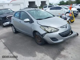 2013 Mazda Mazda2 Sport with VIN JM1DE1KY9D0152750, listed as a IAAI auction lot 41974181 with 156,957 mi miles. Bid and sale history available at carsss.com. Image 1.