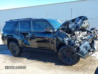 2022 Toyota 4Runner TRD Off Road Premium z VIN JTERU5JR1N6043333, wystawiony jako IAAI lot #40765680 z przebiegiem 65 654 mil mil oraz . Historia ofert i sprzedaży dostępna na DreamBid. Obrazek 13.