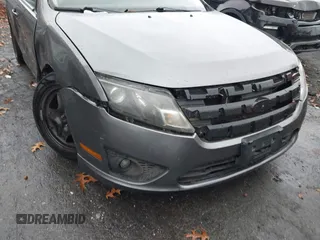 2011 Ford Fusion SE with VIN 3FAHP0HG4BR229273, listed as a IAAI auction lot 40851336 with 153,960 mi miles. Bid and sale history available at carsss.com. Image 11.