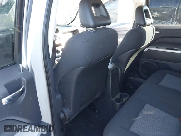 2008 Jeep Patriot Sport with VIN 1J8FT28W98D519566, listed as a IAAI auction lot 41804415 with 108,787 mi miles. Bid and sale history available at carsss.com. Image 8.