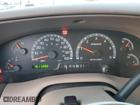 1999 Ford Expedition XLT with VIN 1FMPU18L0XLB96873, listed as a Copart auction lot 84449864 with 161,128 mi miles and Clean title. Bid and sale history available at DreamBid. Image 9.