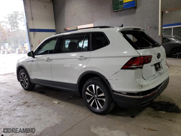 2022 Volkswagen Tiguan S with VIN 3VV1B7AX6NM011349, listed as a Copart auction lot 80722484 with 32,291 mi miles and Salvage Title. Bid and sale history available at carsss.com. Image 2.