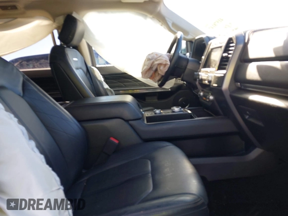 2020 Ford Expedition Platinum with VIN 1FMJU1MT9LEA61353, listed as a IAAI auction lot 41578147 with 26,136 mi miles. Bid and sale history available at carsss.com. Image 5.
