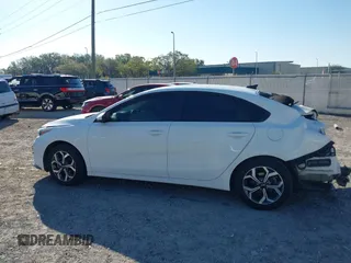 2021 Kia Forte FE with VIN 3KPF24AD3ME268468, listed as a IAAI auction lot 41786616 with 60,041 mi miles. Bid and sale history available at carsss.com. Image 14.