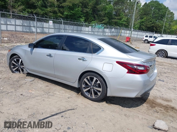 2017 Nissan Altima SR z VIN 1N4AL3AP8HC257299, wystawiony jako IAAI lot #42312909 z przebiegiem 50 154 mil mil oraz . Historia ofert i sprzedaży dostępna na DreamBid. Obrazek 3.