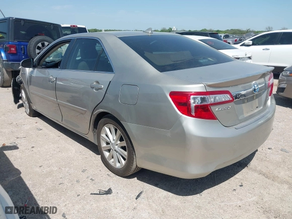 2013 Toyota Camry Hybrid LE with VIN 4T1BD1FK3DU092856, listed as a IAAI auction lot 42010493 with 27,497 mi miles. Bid and sale history available at carsss.com. Image 3.