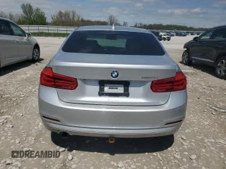 2017 BMW 3 Series 320i z VIN WBA8E1G53HNU13943, wystawiony jako Copart lot #55329055 z przebiegiem 169 493 mil mil oraz Tytuł czysty. Historia ofert i sprzedaży dostępna na DreamBid. Obrazek 6.